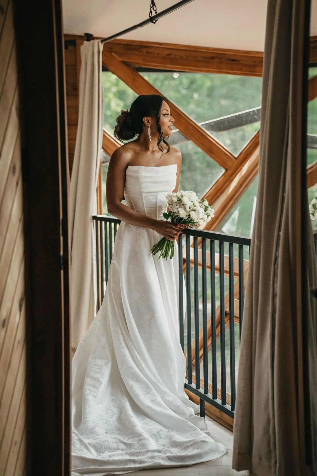 What's Included in a Wedding Venue Rental? (And What's Not) 4 Rooftop Bridal Suite at Old Mill Village wedding venue