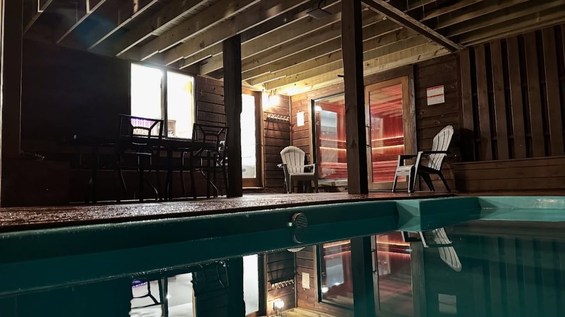 Old Mill Village Camp 4 Indoor pool with seating area